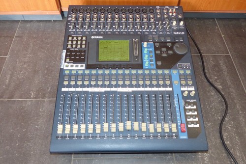 Yamaha 01v96 console - console, di