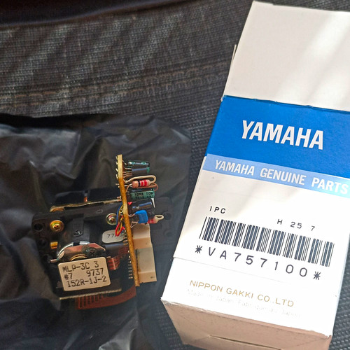 Yamaha laser pick - laser,